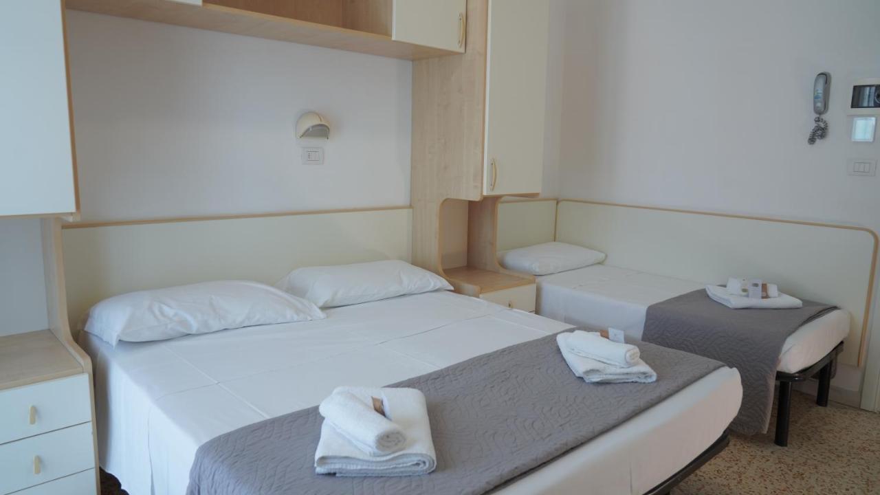 Lively Hotel Bellaria-Igea Marina Exterior foto