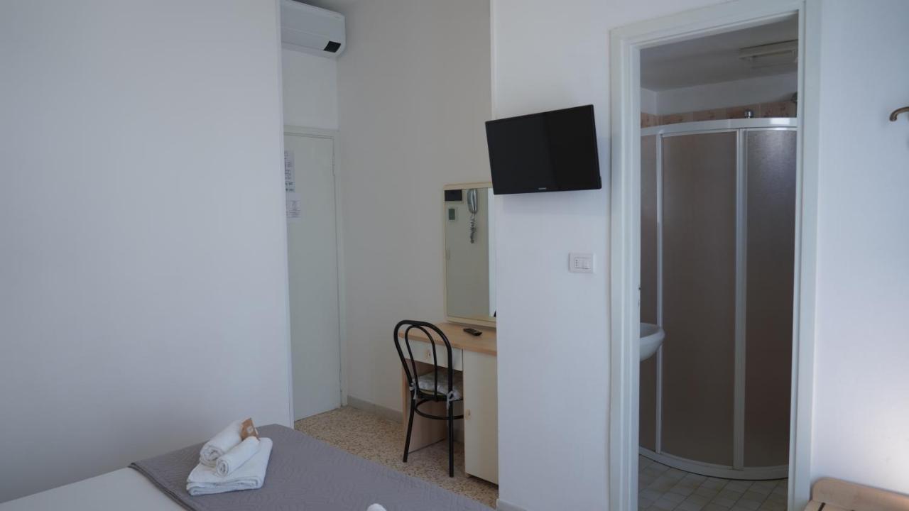 Lively Hotel Bellaria-Igea Marina Exterior foto